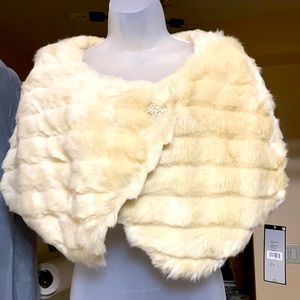 Tahari Champagne Gold Faux Fur Capelet Size L